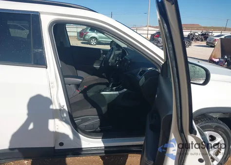 2021 Jeep Compass Sport Fwd z USA, uszkodzony, nr VIN 3C4NJCAB5MT532289